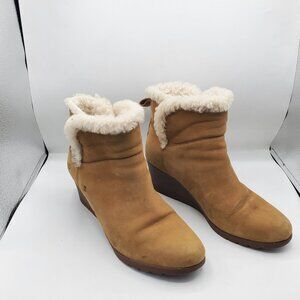 UGG DEVORAH ANKLE BOOTS